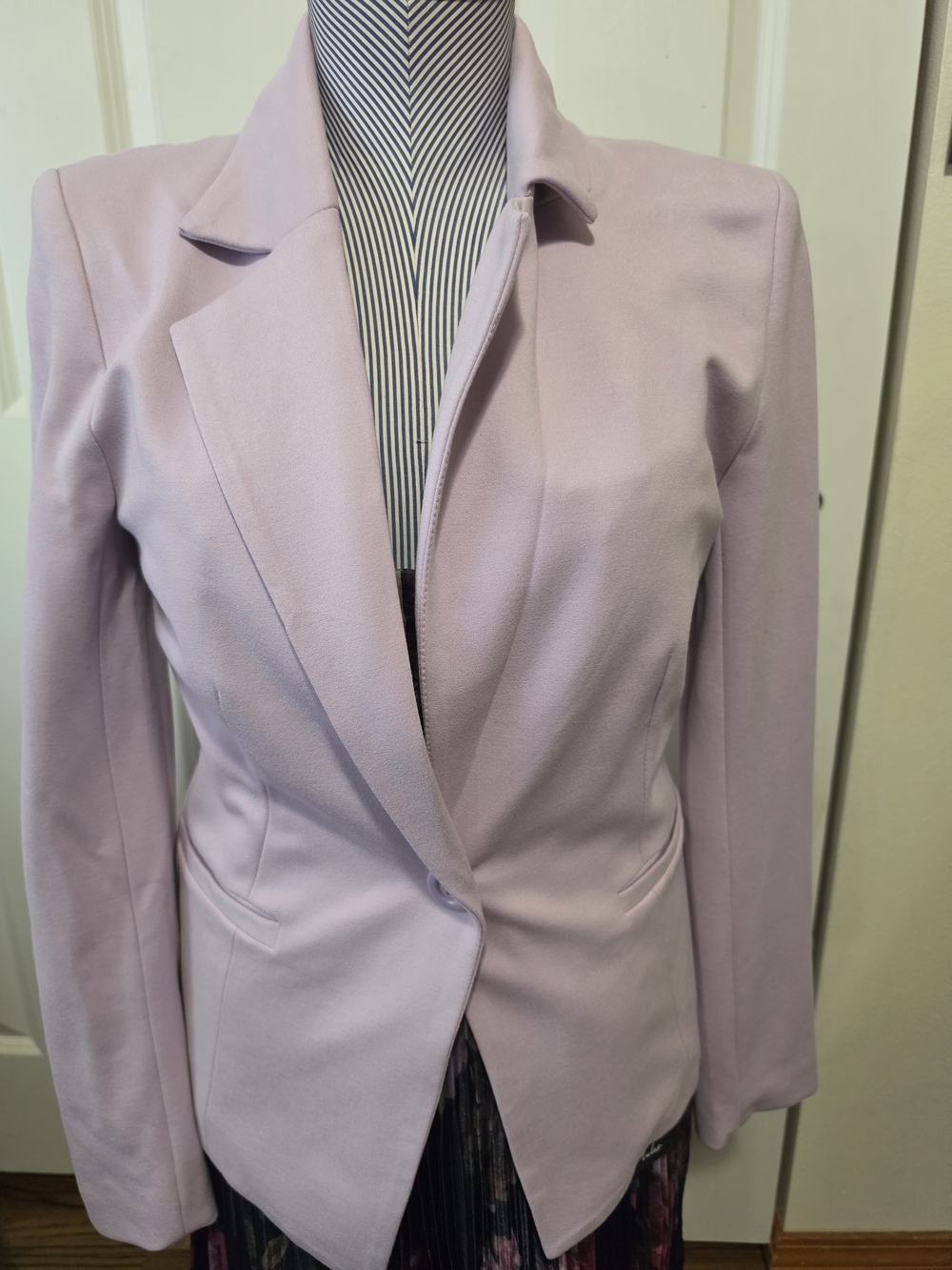 Versona Pastel Lavender Single-Button Tailored Blazer